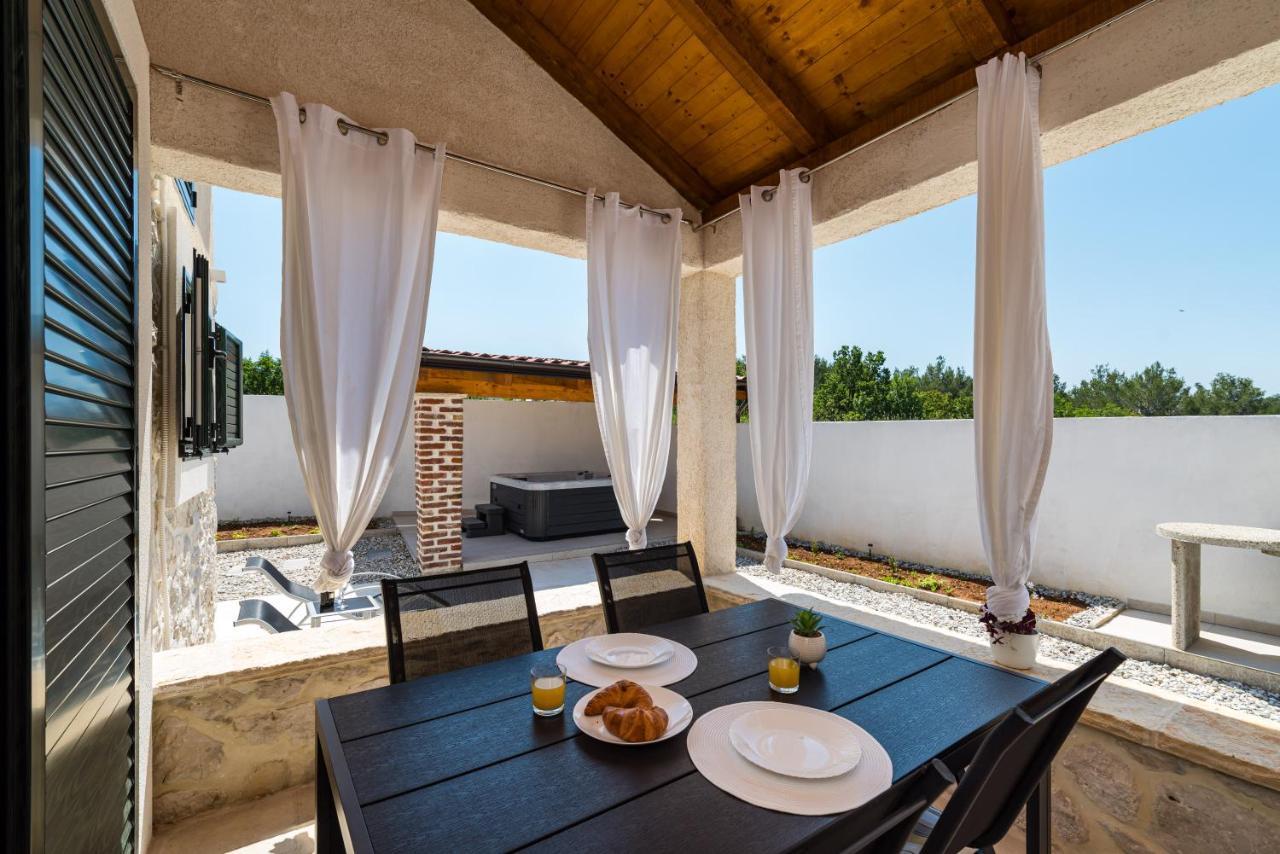 Holiday Home Figurica Novigrad  Esterno foto
